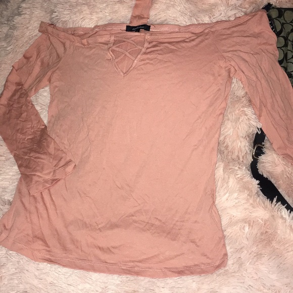 ⬇️ 2/$25 Marked Listings Women’s Flirty Choker Off Shoulder Long Sleeve Shirt - Picture 4 of 4